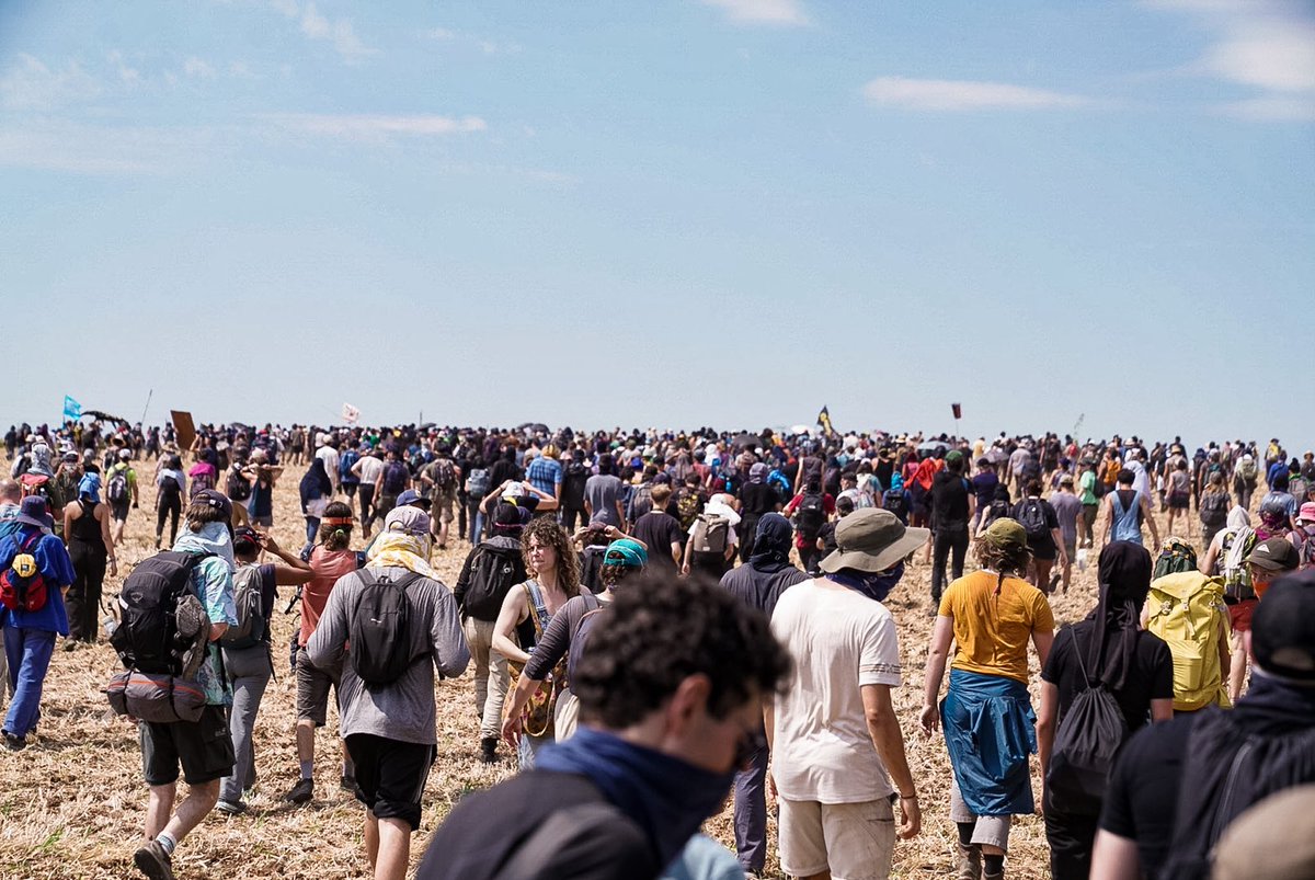 Les Soulèvements de la terre tweet media