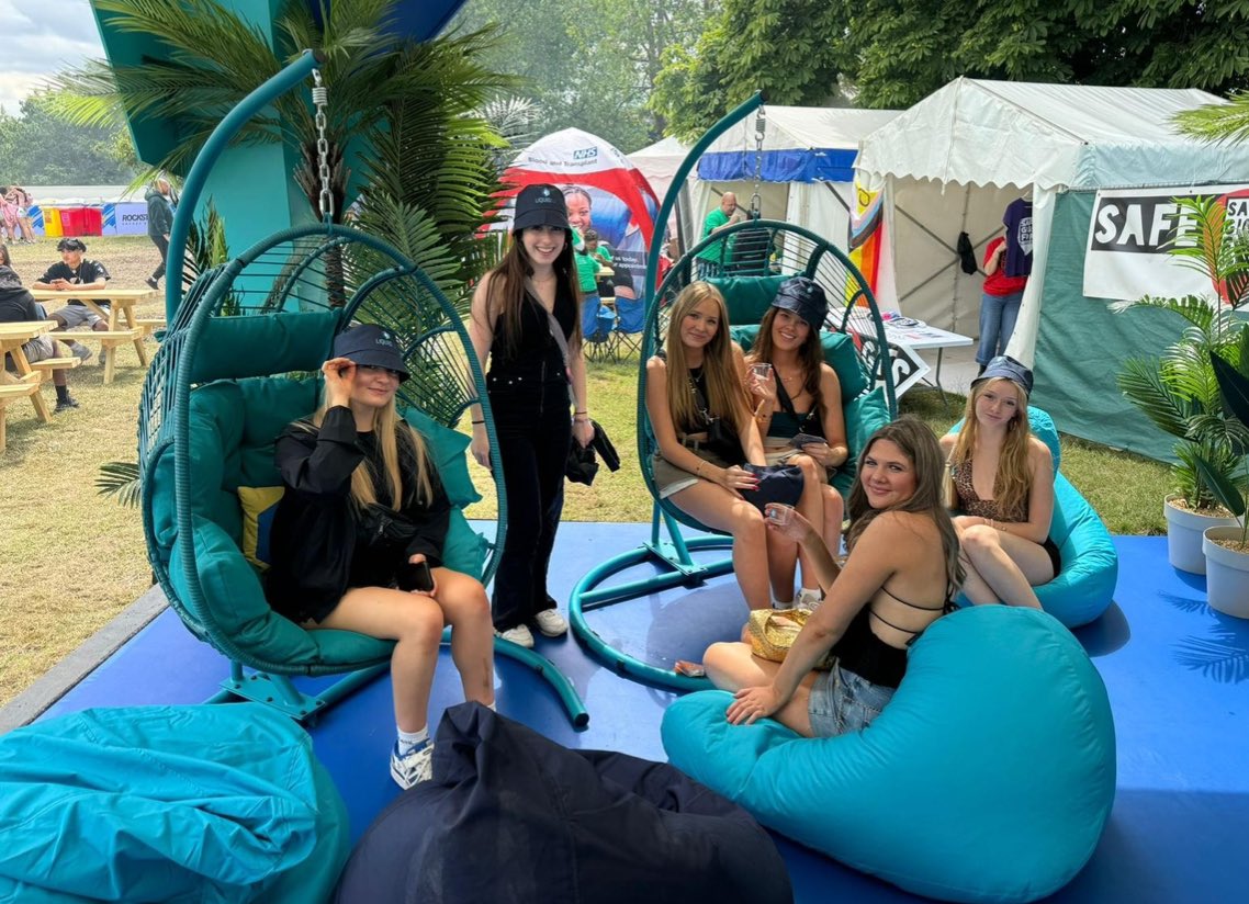 ElGrinchos's tweet photo. We came, we saw, we hydrated! 💧
@liquidiv taking over @WirelessFest last weekend in Finsbury Park, bringing the good stuff.
@TROexperiential #TROInAction
💦💦💦 https://t.co/FK7g2rcVmq