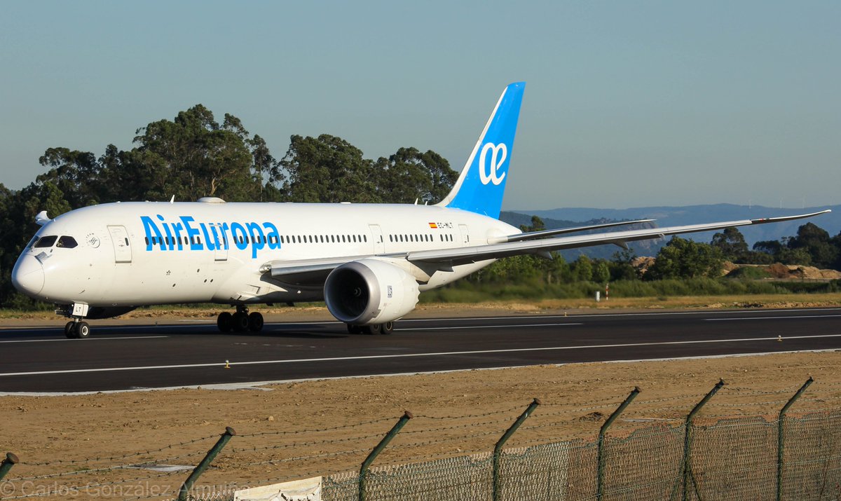 SpottersLevxVigo tweet media