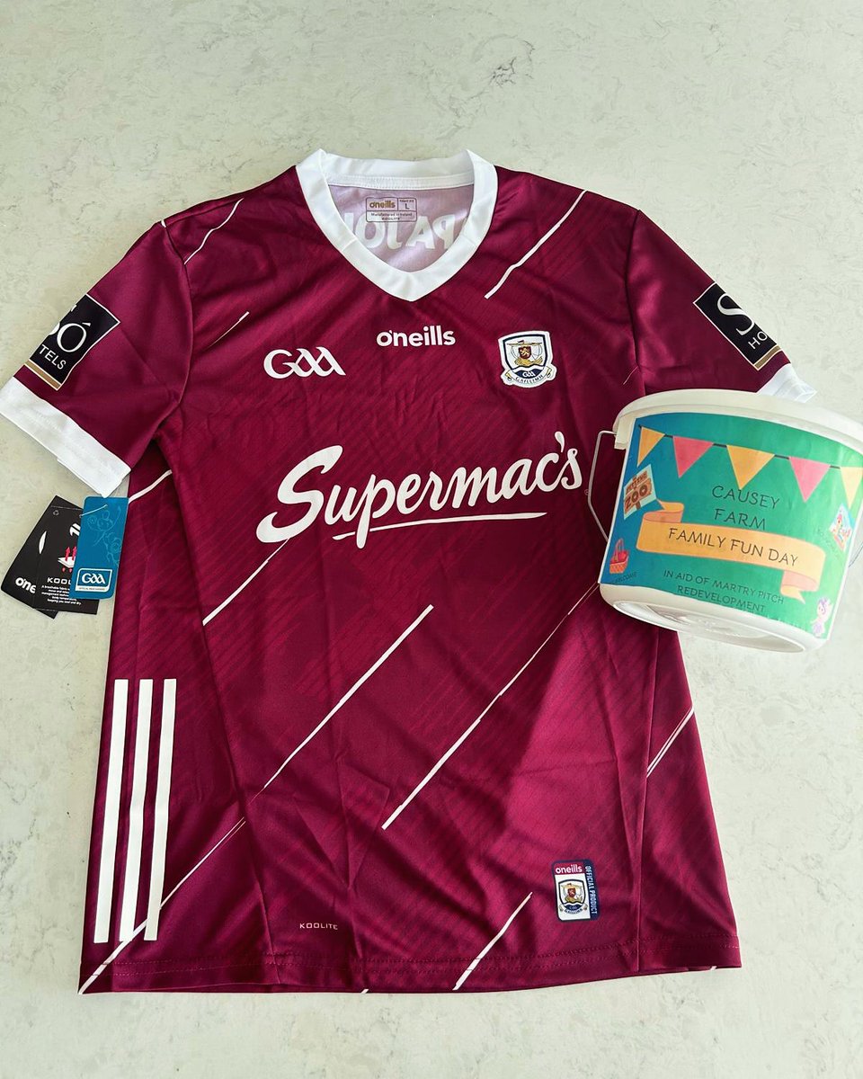 StUltansGFC's tweet photo. As part of his Quid Games fundraiser @c_smyth90 is auctioning a Galway jersey signed by Padraic Joyce.

The raffle will happen at his Family Fun Day in Causey Farm on Sat the 27th. 

€5 for a line of tickets. You can buy them from Conor / contact a member of the club’s executive https://t.co/fJVf3ml6ht