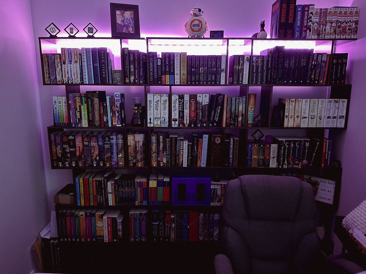 smadayrrek's tweet photo. @DanielBGreene This is Gen 1 of my shelves. I just bought a condo and have control over my own setup for once so it’s overwhelming but amazing! Plz give me ideas on what can go in the corner. More books and knacks will be added but for now it’s alive. Sorry for the chair/desk. It’s a small den https://t.co/2HKfUIRIes