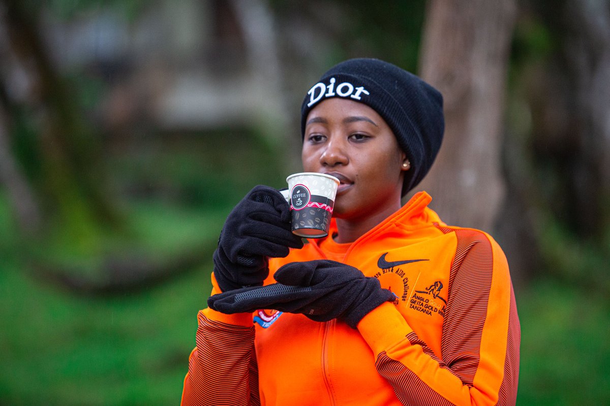 coffeeboardtz's tweet photo. BODI ya Kahawa Tanzania, imeendelea kuhamasisha jamii kuhusu unywaji kahawa.

Hamasa hiyo imetolewa leo katika uzinduzi wa Kampeni ya wapanda mlima na waendesha baiskeli wa Mlima Kilimanjaro.

Uzinduzi wa kampeni hiyo iliyolenga kupambana na kuzuia maambukizi ya virusi vya ukimwi https://t.co/nYNZsBBMdM