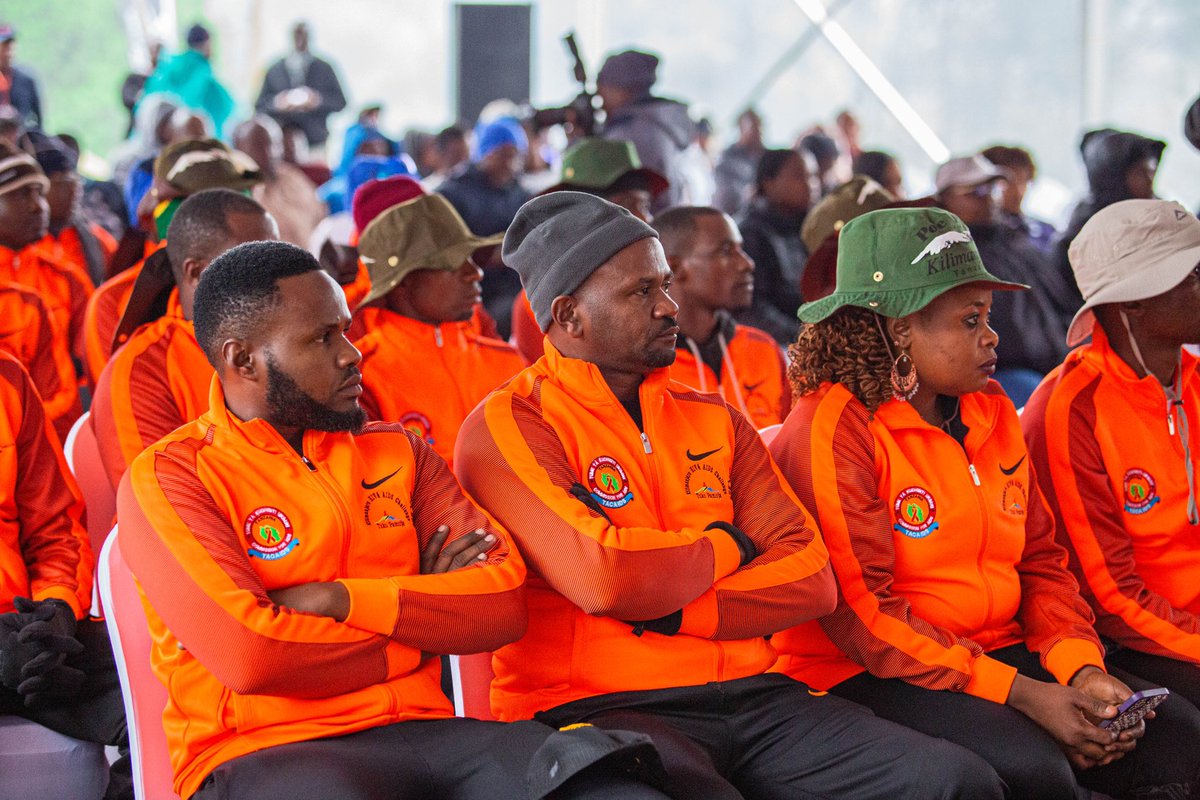 coffeeboardtz's tweet photo. BODI ya Kahawa Tanzania, imeendelea kuhamasisha jamii kuhusu unywaji kahawa.

Hamasa hiyo imetolewa leo katika uzinduzi wa Kampeni ya wapanda mlima na waendesha baiskeli wa Mlima Kilimanjaro.

Uzinduzi wa kampeni hiyo iliyolenga kupambana na kuzuia maambukizi ya virusi vya ukimwi https://t.co/nYNZsBBMdM