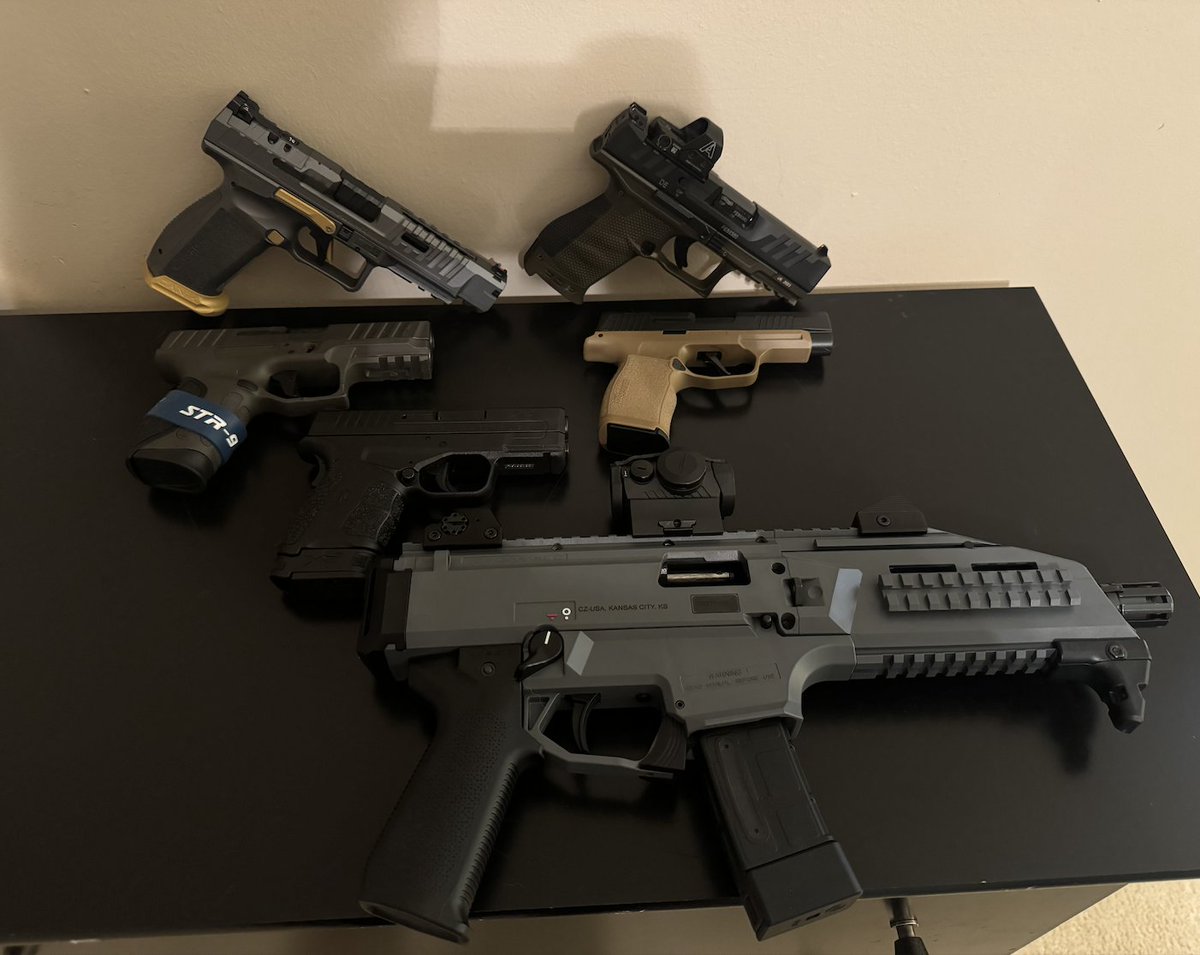 TheZooky's tweet photo. @NICKMERCS I mean sense we're posting gun pics....heres just a taste of the collection... https://t.co/gFllO2heQ5