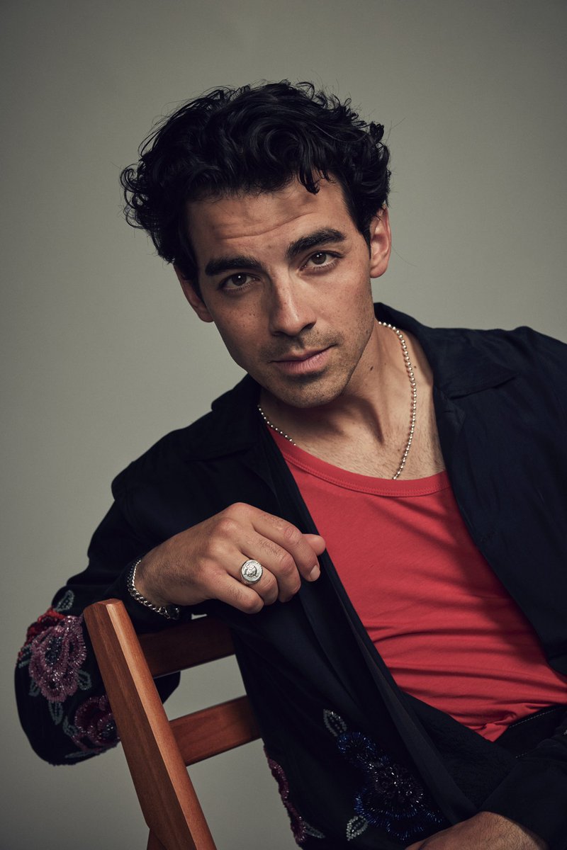 centraljonasbr's tweet image. VEM AÍ! 🇧🇷

Durante entrevista para rádio, Joe Jonas revelou que tem um feat com a cantora brasileira @LuisaSonza em seu novo álbum "Music For People Who Believe In Love".