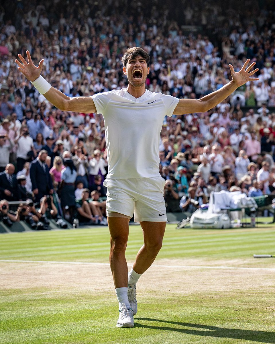 Wimbledon's tweet photo. This time one week ago...

@carlosalcaraz became Gentlemen's Singles Champion for the second time 🏆

#Wimbledon https://t.co/hYVhyHXlHE