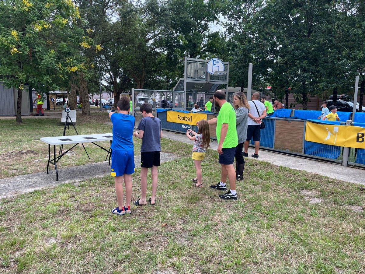 ☀️Sur l'aire de Labenne Ouest aussi, entre la <a href="/VilledeDax/">VilledeDax</a> et la <a href="/VilleDeBayonne/">VilleDeBayonne</a>, sur l'<a href="/A63Trafic/">Autoroute A63</a>, vous pouvez profiter de nos animations #BienArriver.

Au programme, espace lecture de la <a href="/FondationVA/">Fondation VINCI Autoroutes</a> et initiation laser run.