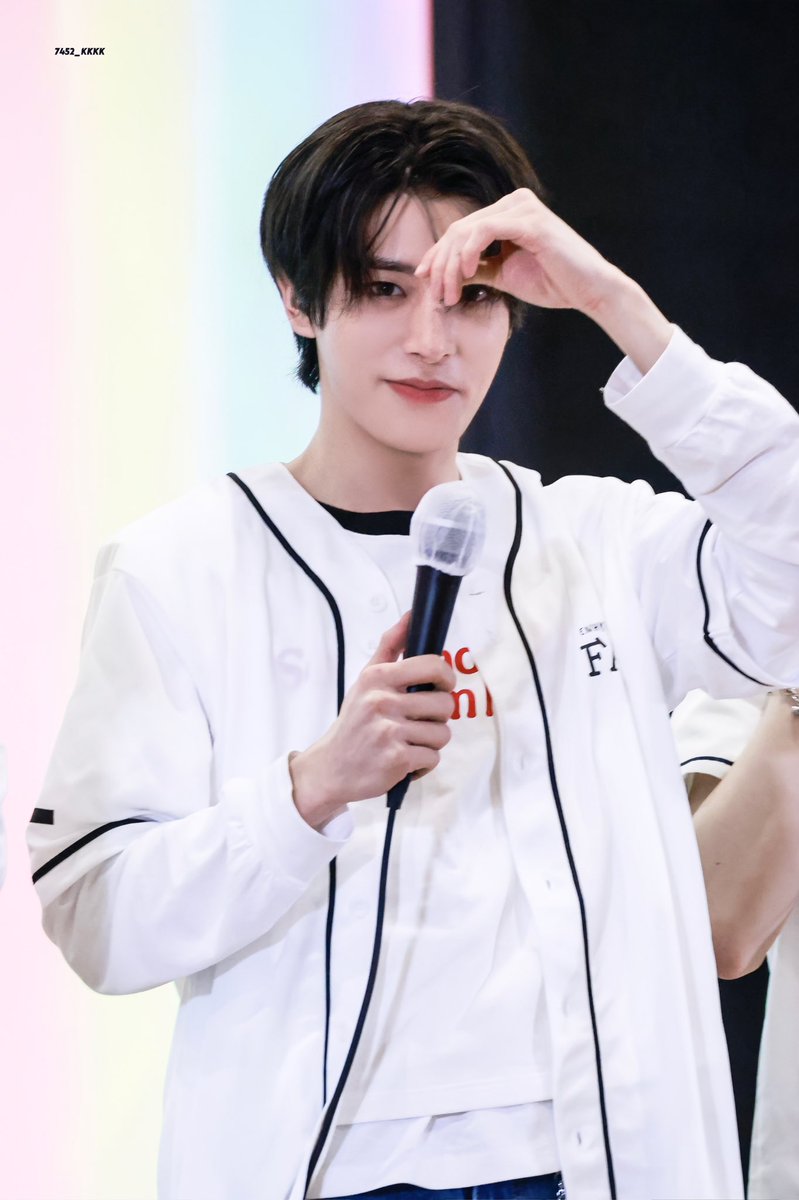 7452_kkkk's tweet photo. 240719

#엔하이픈_제이크 #엔하이픈 #ENHYPEN
 #JAKE #ジェイク #제이크
@ENHYPEN_members https://t.co/6xS2d7IAXD