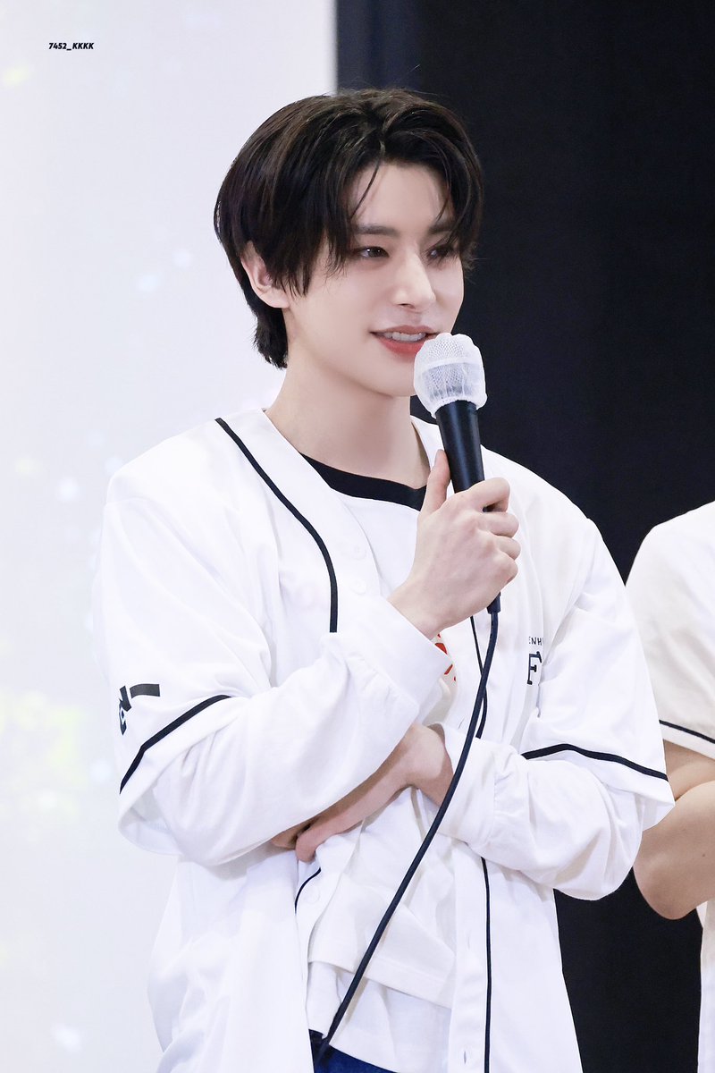 7452_kkkk's tweet photo. 240719

#엔하이픈_제이크 #엔하이픈 #ENHYPEN
 #JAKE #ジェイク #제이크
@ENHYPEN_members https://t.co/6xS2d7IAXD