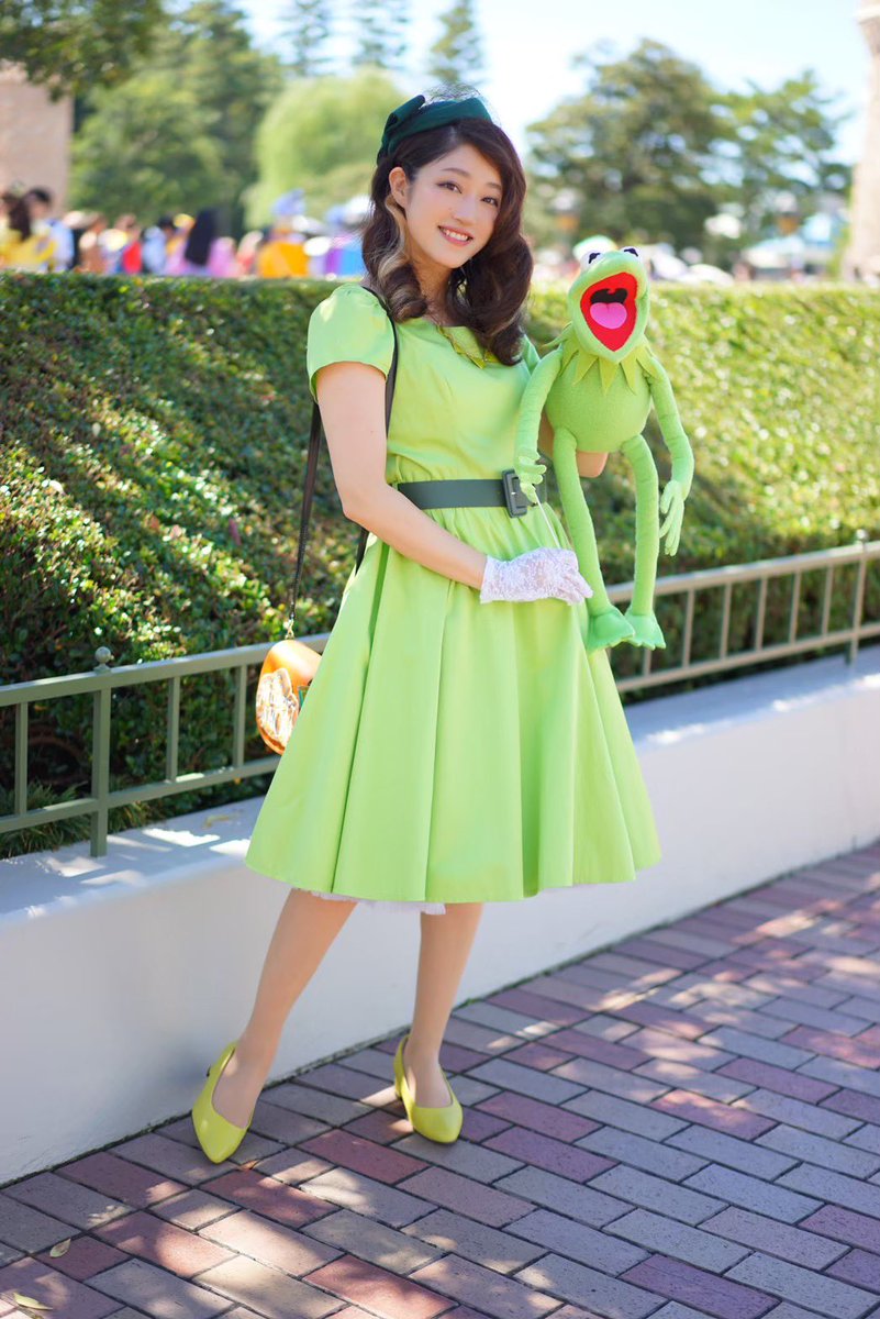 sinitate_'s tweet photo. #自分がオンリーワンだと思うコスプレ晒せ 

カーミット🐸
増えろマペッツ仮装！

天才的なカメラマン様たち
1枚目@twi_ERIM 
2枚目@Marko98330530 
3枚目@shootingtoro https://t.co/Tx4vG00np3
