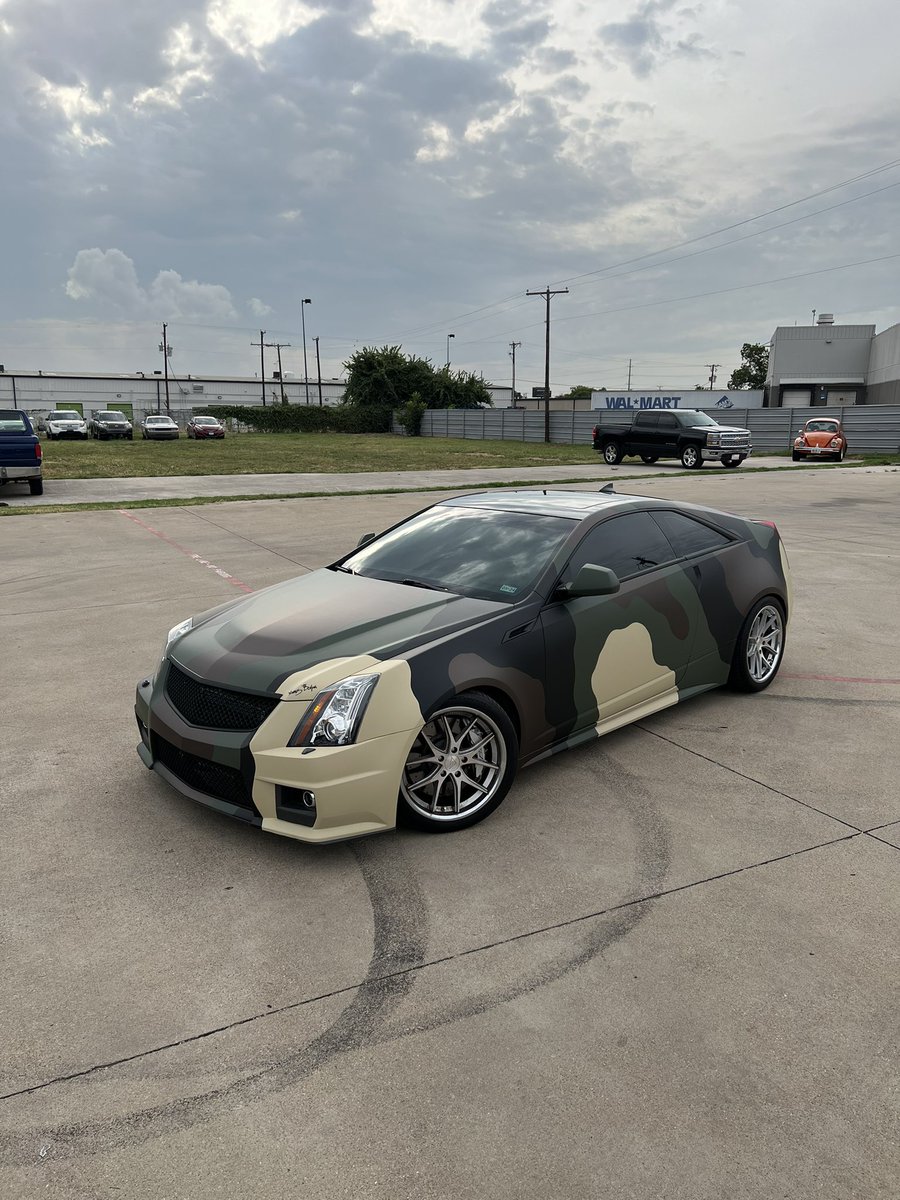 JayzeeCustoms's tweet photo. 750HP CTSV coupé Dolph Wrap 🐬
.
.
.
#jayzeewraps #foryou #explore #dolphwrap #ctsv #fyp #trending https://t.co/SCg6P74Tsu