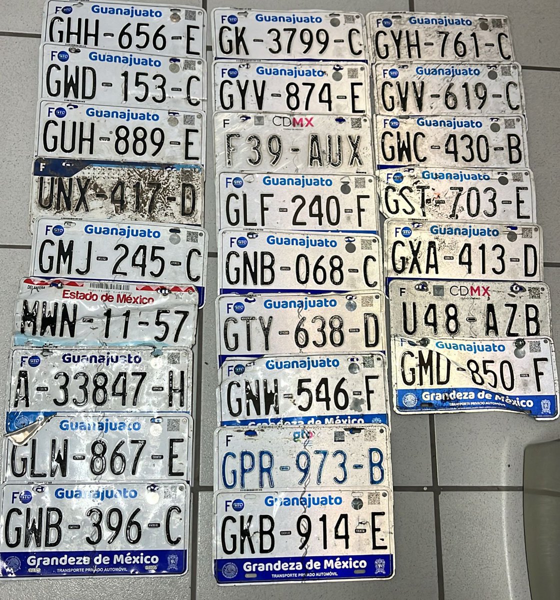 #Leóninforma

👀 La Secretaría de Seguridad, Prevención y Protección Ciudadana, informa que, tras las recientes lluvias, hemos recuperado varias placas.

📍Las mantendremos resguardadas en el traspatio de Presidencia, por la calle Justo Sierra, en el módulo de Policía Vial.