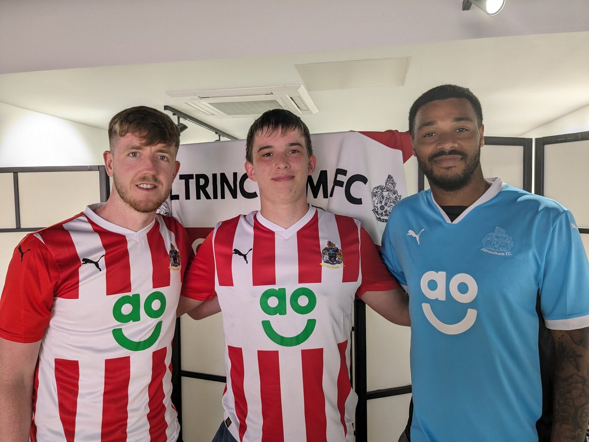 altrinchamfc's tweet photo. Yet another 🆕 shirt sold, photo taken and Bear, the @ao Teddy, given away 👍 https://t.co/Xx1rQ7tOYp