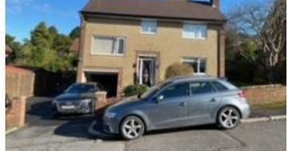 Blackburn neighbours at war over house remodelling labelled 'oppressive and overbearing' lancs.live/news/lancashir…