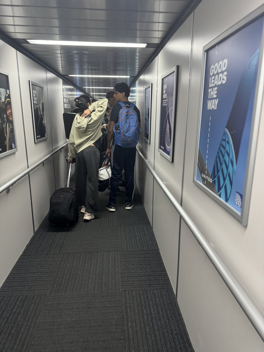 ASNMAGHUB's tweet photo. Down time in the United Club waiting on my flight to the United Kingdom ๐ฌ๐ง. #asnlifestylemagazine #swingathon #fetfest #unitedkingdom #swingathon2024 https://t.co/jjv4eNioYa