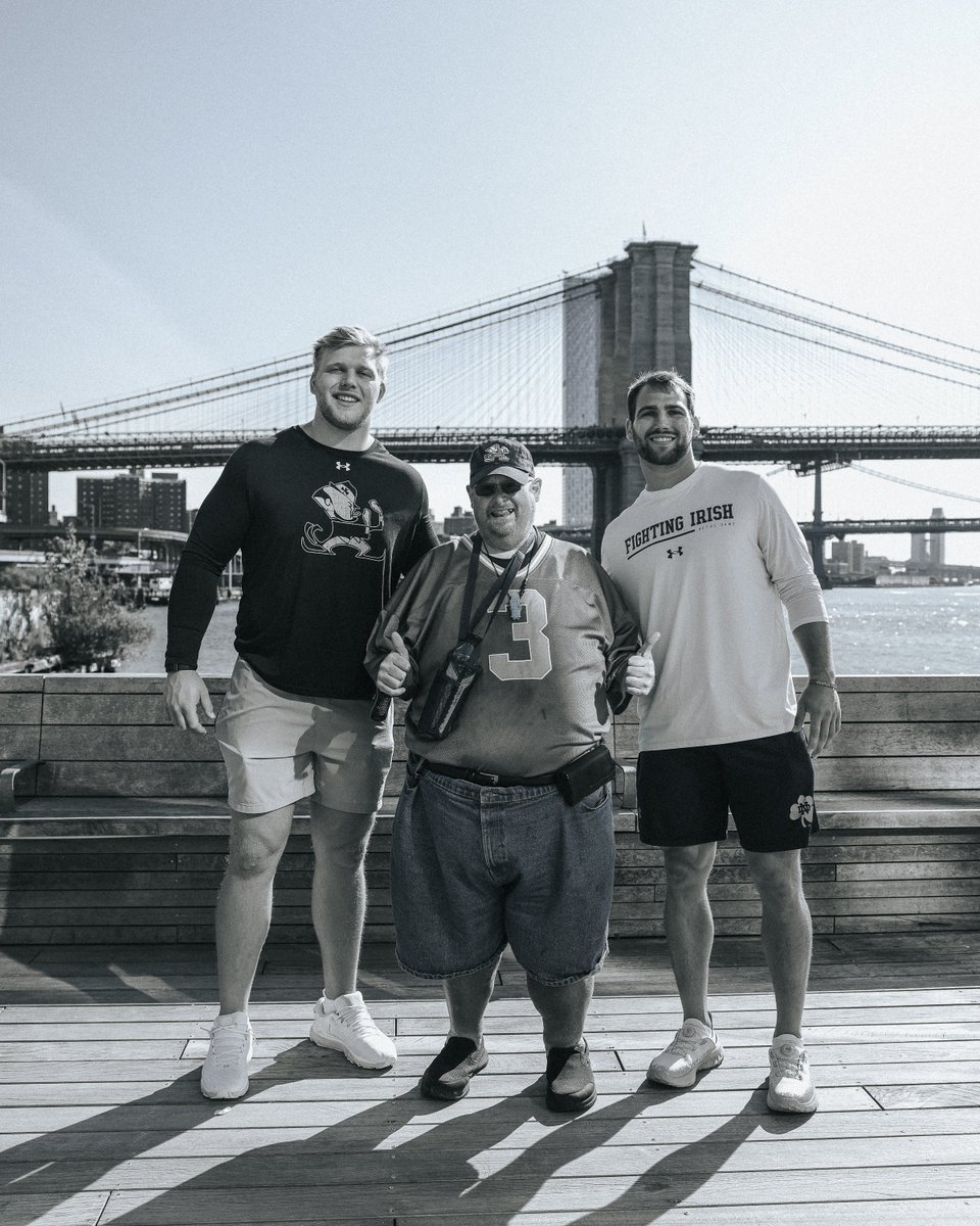 NDFootball's tweet photo. How about a morning walk with Frank the Tank?

@NjTank99 loves the Irish. An electric way to start our day.  

#GoIrish☘️ | @FrankTheTankHQ https://t.co/neeTDxdH1S