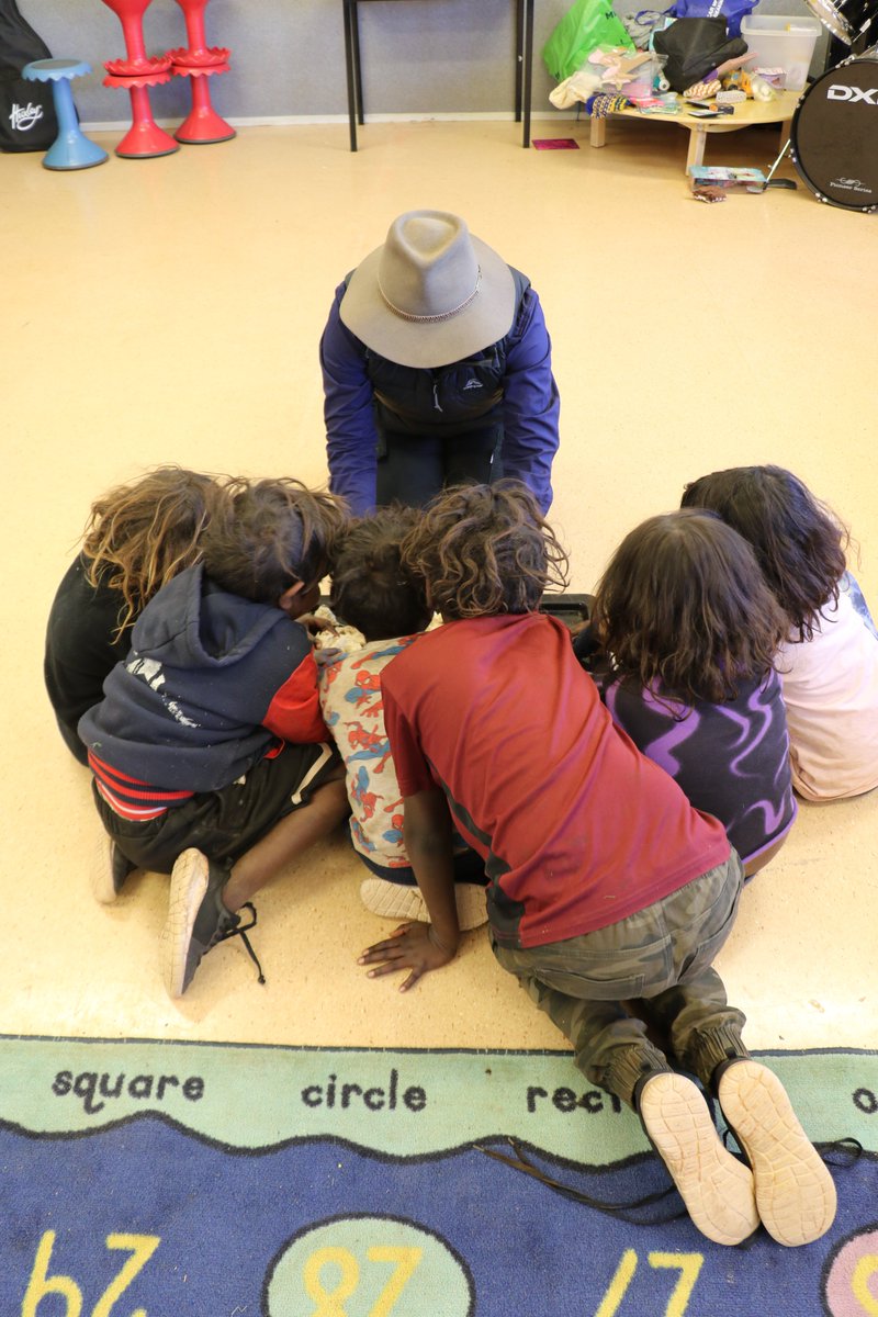 Future Palaeontologists in the Making! 🌟🦴 We had an amazing time with Engawala School students today,  #MAGNT #AlcootaExpedition Palaeontology #FutureScientists