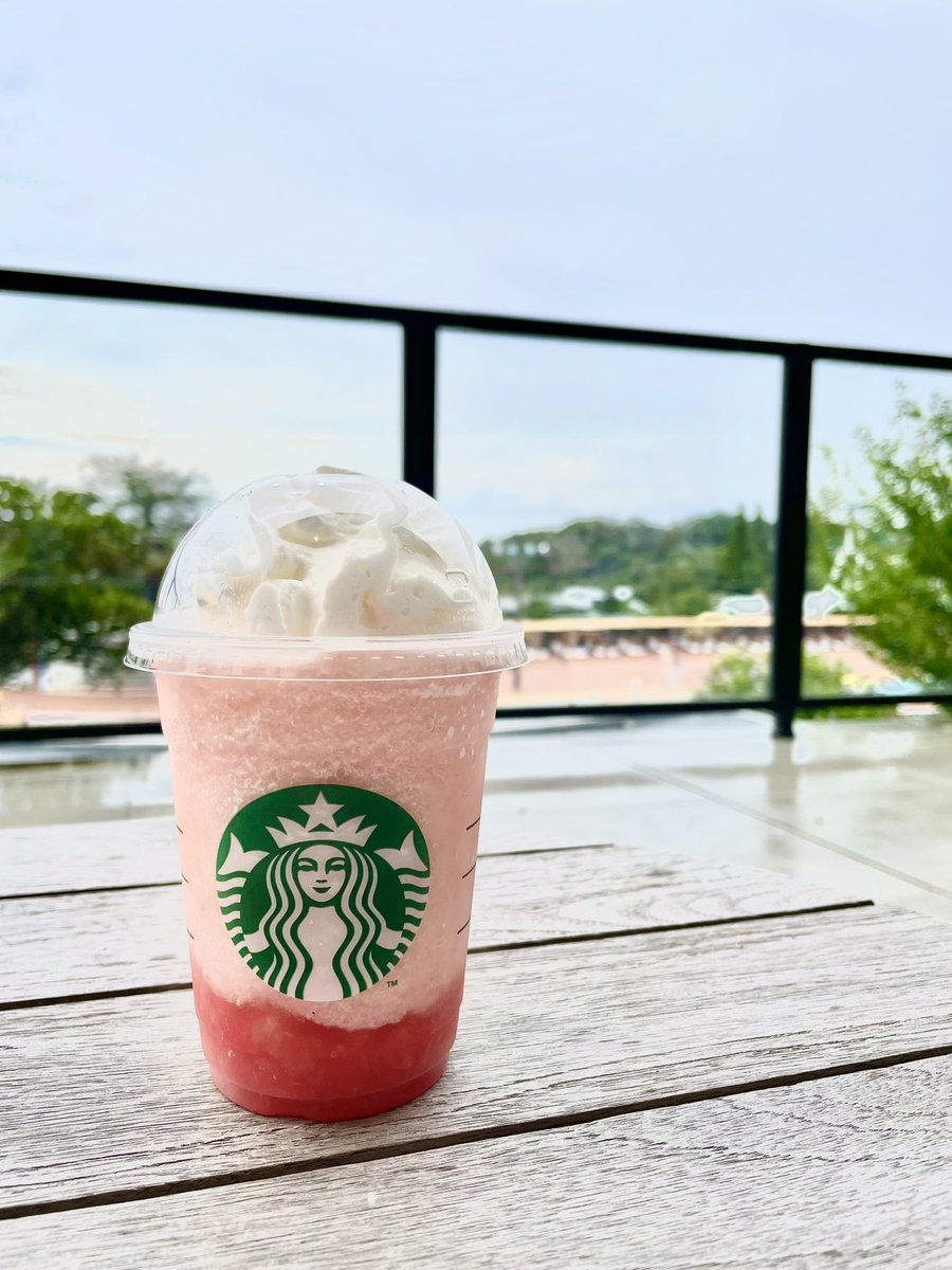 agoodavocado's tweet photo. スタバの新作やっと飲めた🥤
めちゃくちゃ桃🍑🍑🍑
#よみうりランド 
#ラブandピーチフラペチーノ https://t.co/Nf00C9MU4g