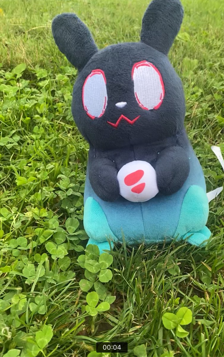 EnotInv's tweet image. pinned.. uh. Again. Haha. 
HELLO !! I go by Enot, Slugbread, or Slug! 
I use she/they!
I like to draw :)
I have *DIAGNOSED* AuDHD!
More in comments :3