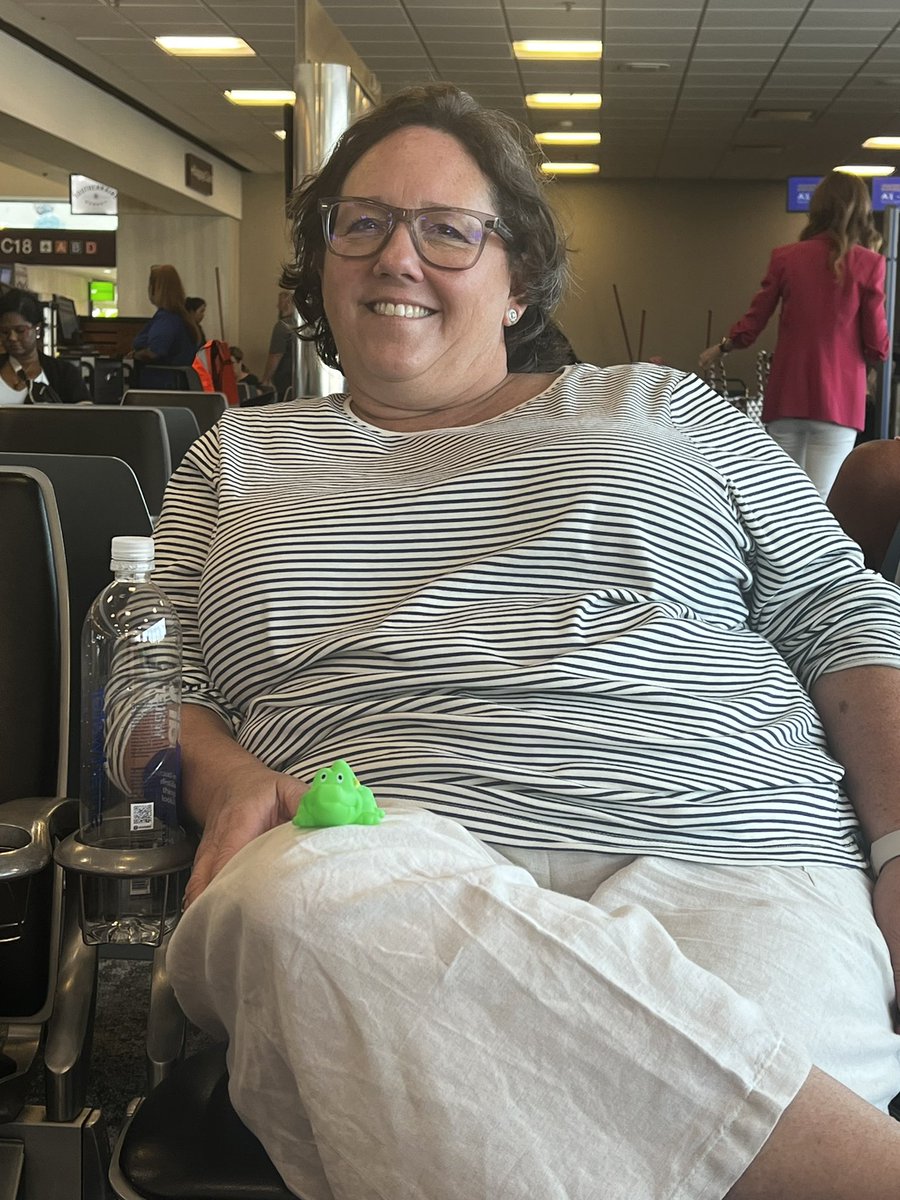 Our Edu-Gator traveled to Nashville!! <a href="/OLE_Leopards/">Leonard Elementary</a>