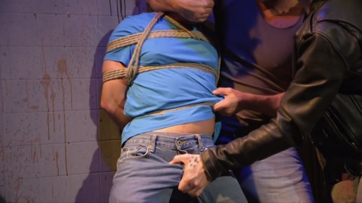 Hydraeian's tweet photo. The cute foreigner got lost during sightseeing and ended up in a rather dangerous street. There, he learned that the fragile fabric of his blue shirt and jeans was no match for the strength of groping hands.. hands able to make him cum against his very will <3 https://t.co/LvuB49K83J