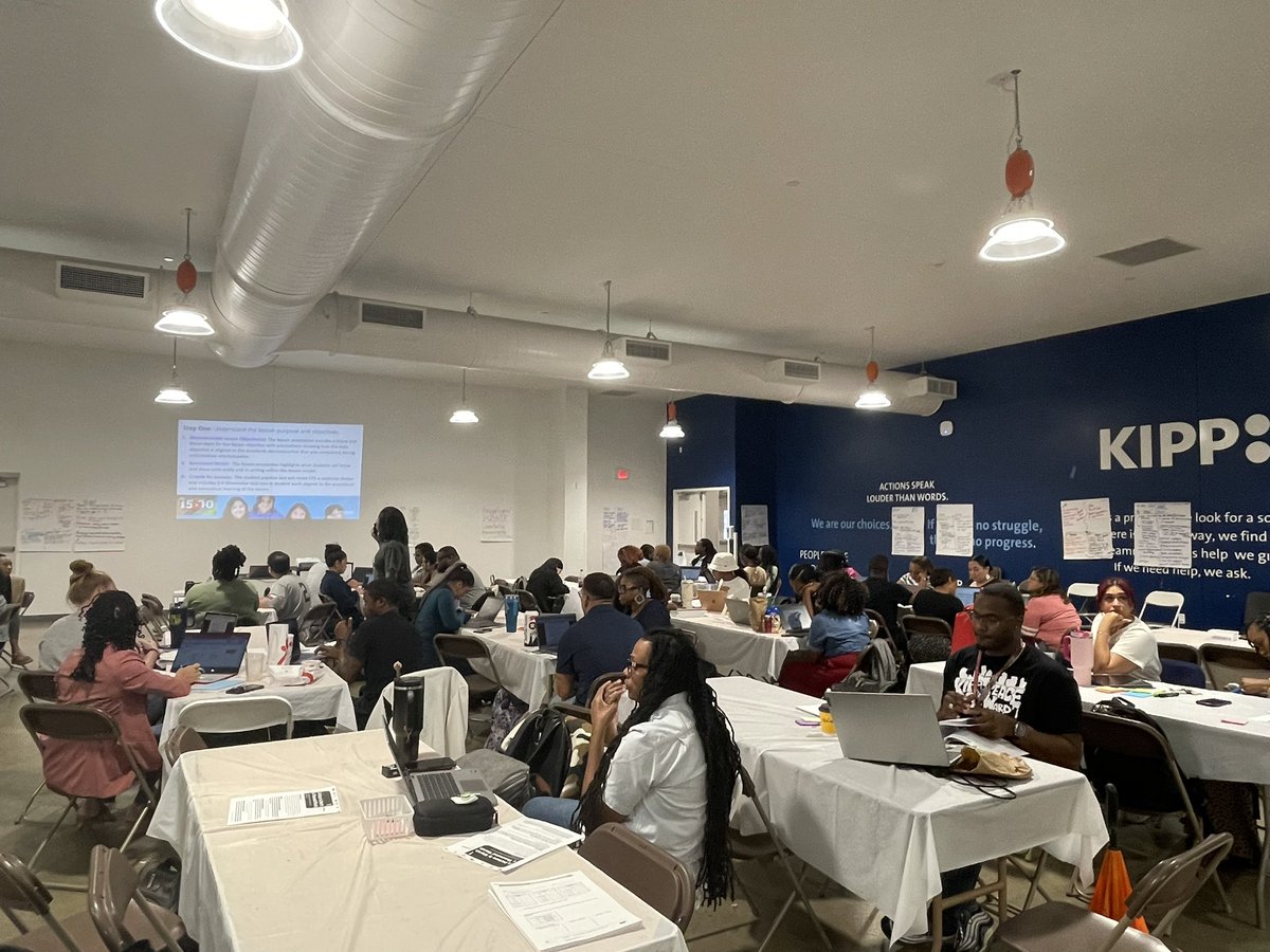 gmedina_00's tweet image. Day 5 of Leader Summer Professional Learning! My Academics team doing a fantastic job leading leaders in lesson internalization annotation! #EurekaMath @kipptexas