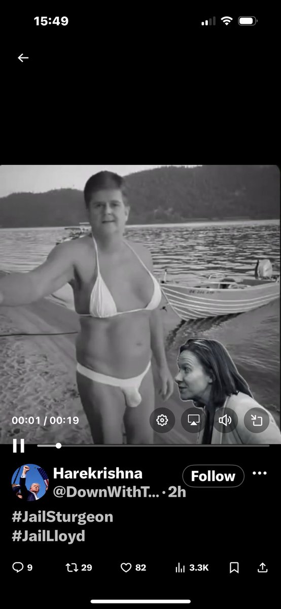 Vicky🦩 tweet media