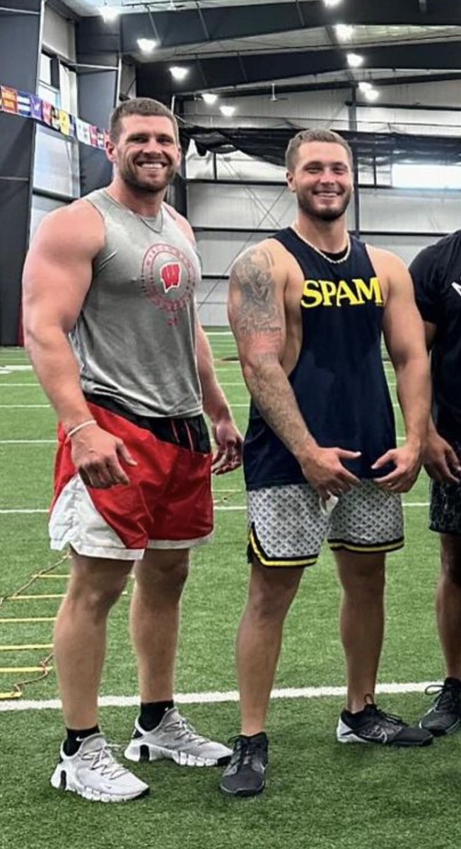 NFL_DovKleiman's tweet photo. This photo of TJ Watt looking MASSIVE right next to a 240lbs Nick Herbig is going viral 🤯 https://t.co/VouRKM1GcP