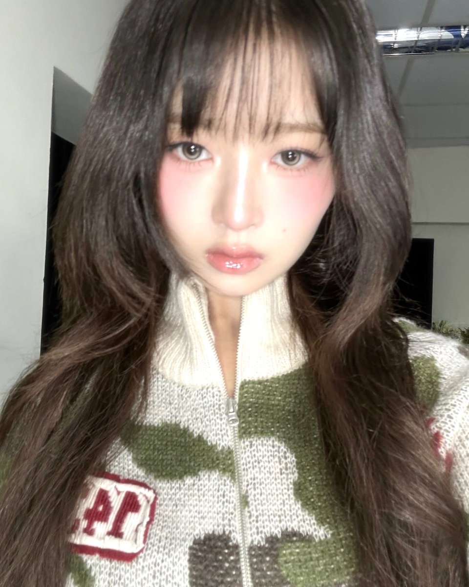 rei pics tweet media