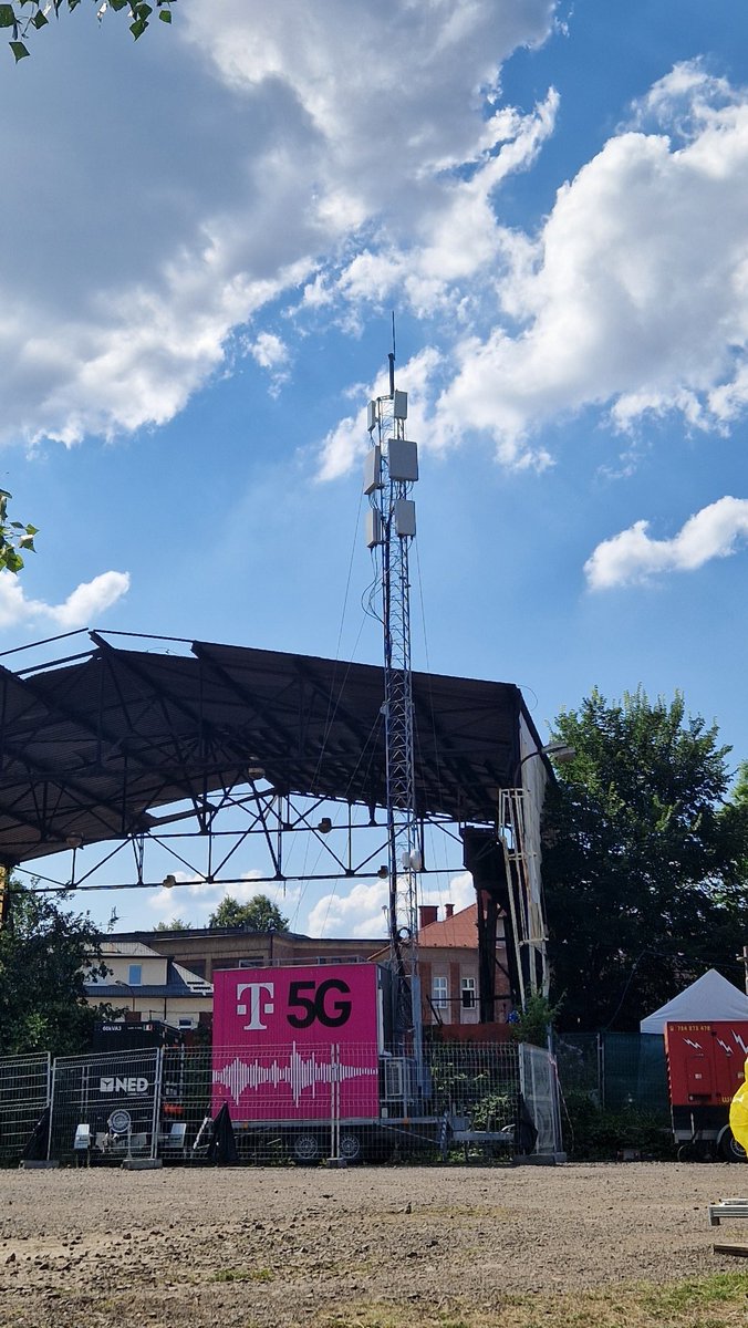Matoada's tweet image. #BeMagenta
#ColorsOfOstrava
#MeziSvými