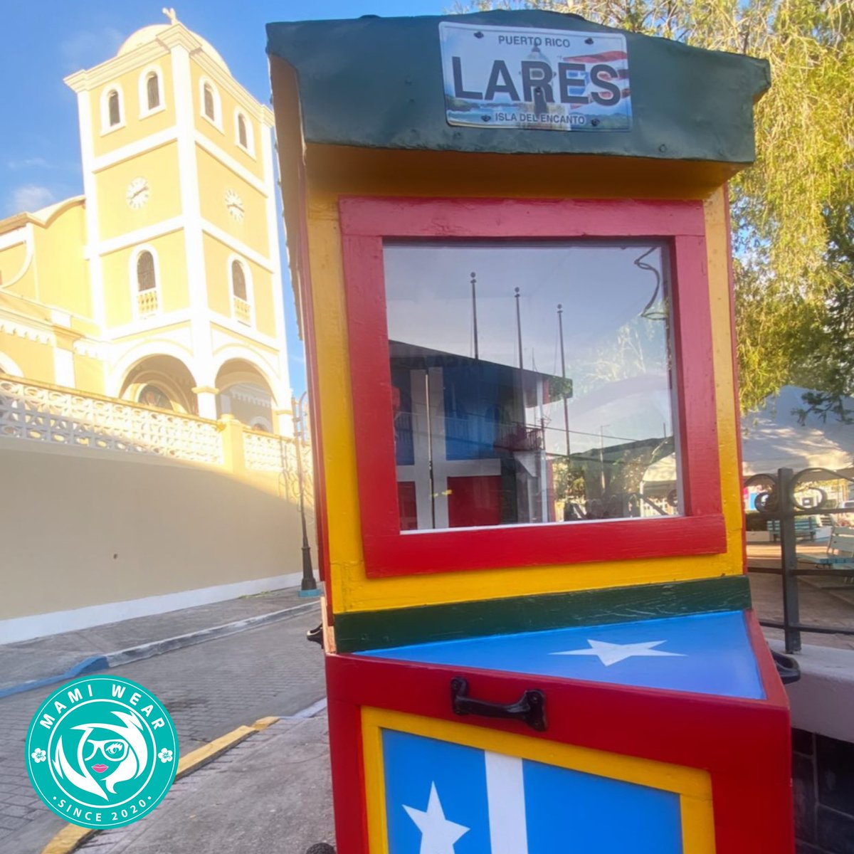 MamiWear's tweet photo. ¡Descubre nuestra nueva colección dedicada a los pueblos de PR, el primero es LARES, Puerto Rico! 😍✨🇵🇷🏞️☕️🐸 Lares, un pueblo montañoso rico en historia y café. 

Exclusive designs © by @MamiWear 

𝐒𝐇𝐎𝐏 ➡️ https://t.co/ATddfHLrVT 🛍

#puertorico #boricua  #lares #larespr https://t.co/Nsn3CQQSeR