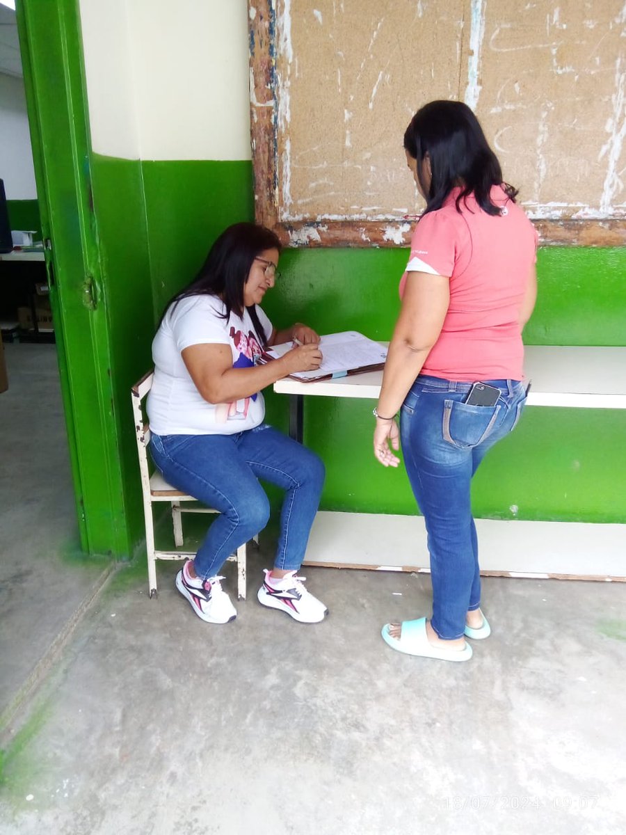 cdcegvl's tweet photo. #19Jul UEE Maestra Consuelo de  Peraza, realizando trabajo administrativo.
@_LaAvanzadora 
@cdcelara 
@EleamerAbdala 
@salasimonplanas 
@AurimarVargas1 https://t.co/Omqh3OXtRd