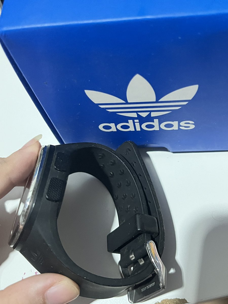 junimistletoe's tweet photo. นาฬิกา Adidas รุ่นADH3033 (มือสองของแท้ไม่ค่อยใช้)
ใช้งานปกติได้ทุกฟังก์ชั่น
มีตัวเรือน กล่องและคู่มือครบ สภาพ98%
 👉🏻 2200 รวมส่ง
 ลดได้ ทักมาดูเพิ่มได้เลย
 #นาฬิกา #นาฬิกามือสอง #ส่งต่อนาฬิกา
#นาฬิกาadidas #ส่งต่อนาฬิกามือ2 https://t.co/ub6Y13Zk7G