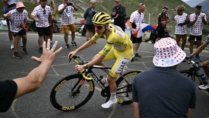 "Slovène en mode conquérant ! 🚀 Dans les 10 derniers km de vendredi, il a avalé Jorgenson et a écrasé la concurrence. 💪 #Cyclisme #TourDeFrance"