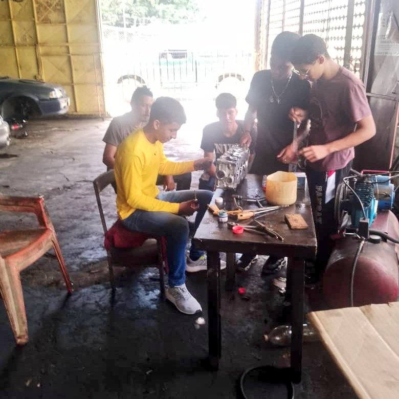 #19Jul | CFS Batalla de Taguanes, da continuidad a la Formación de la Unidad Curricular Reparación de Motores de Gasolina con 15  participantes aprendiendo la técnica con el Maestro Técnico Productivo Alberto Mozzicato en el Municipio Tinaquillo.
 
#PuebloVictorioso