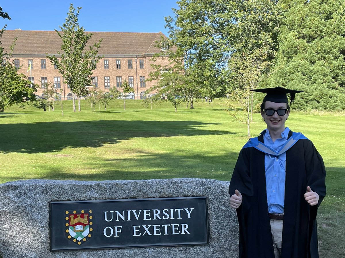 MsPanksy's tweet photo. Our baby graduated from the University of Exeter today and Tempest Photography captured the sheer joy on his face as he proudly crossed the stage. 🥰🎓🧬🧪🧫 https://t.co/jDXOtHGWqZ
