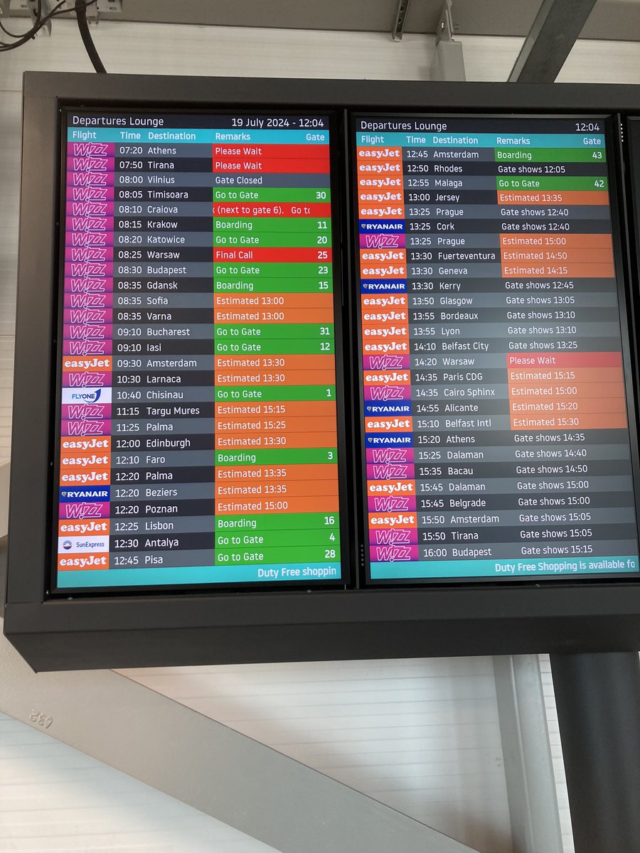 aibloj's tweet photo. What is happening, @wizzair ?
As paying customers we have the right to know why have we been waiting 5 hours for a delayed flight? Lots of flight have been called to the gates only to be later cancelled. Short staffed? https://t.co/8UBiSfnlgU