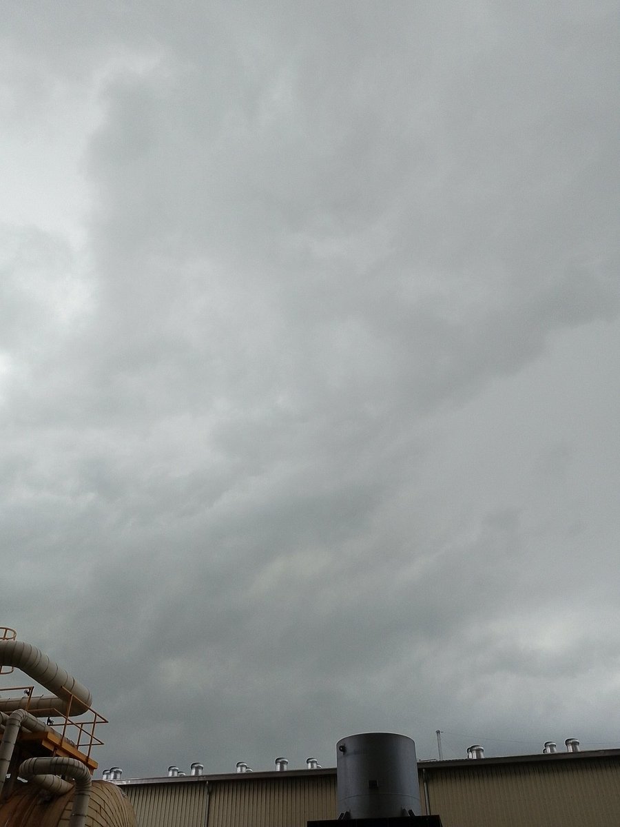 redevider's tweet photo. Bad weather, 🥺 https://t.co/AqLHnAPQZ2