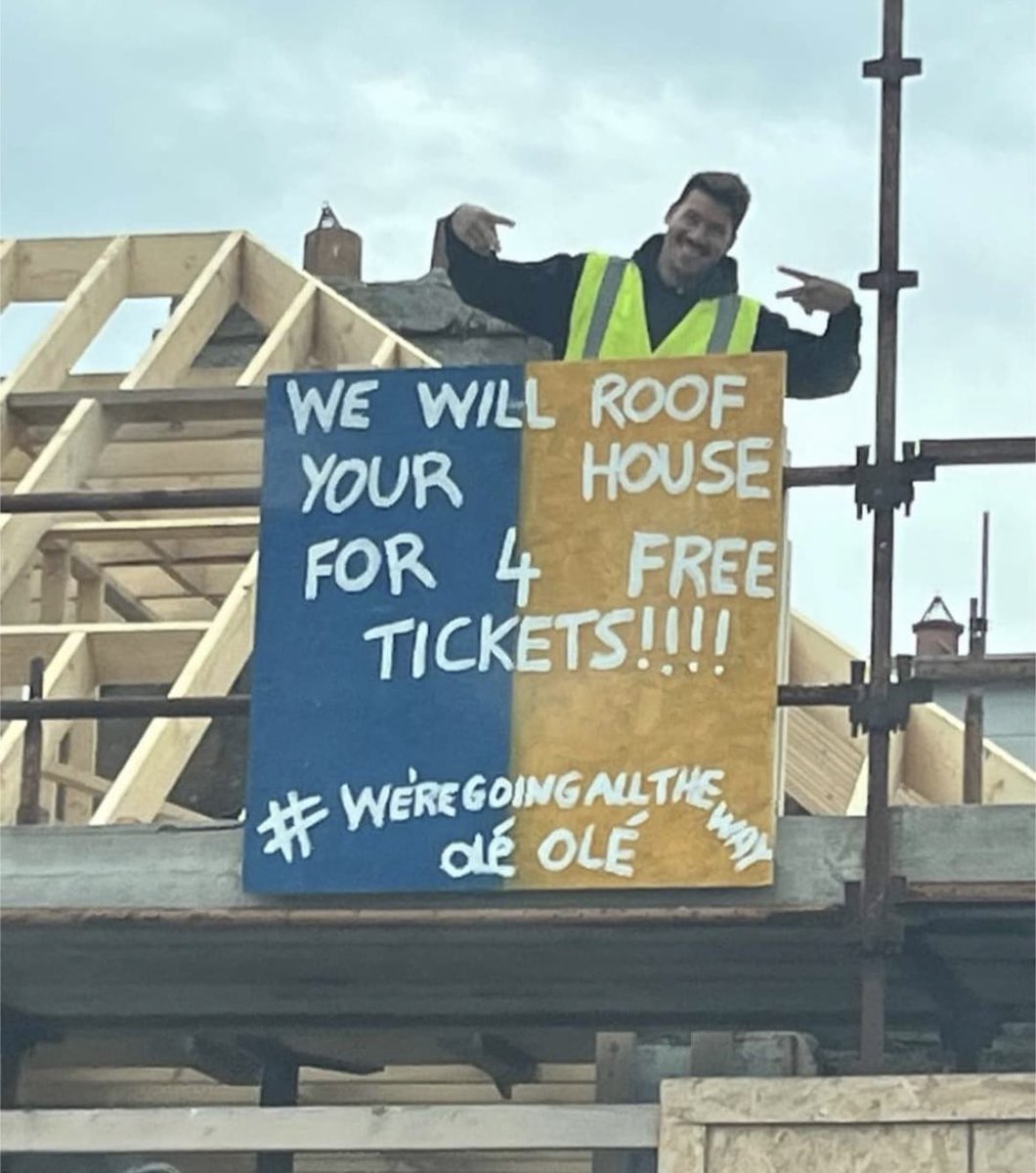 Meanwhile in Kilkee…  @FaiClare <a href="/ClareTourism/">VisitClare</a>