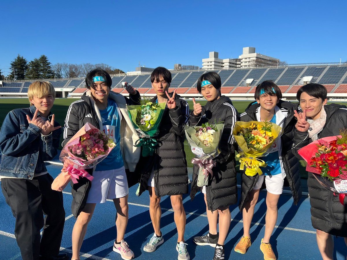 fantastics_fext's tweet photo. ⋱映画 #逃走中THEMOVIE⋰

本日公開初日🎊舞台挨拶
￣￣￣￣￣￣￣￣￣￣￣￣￣
体当たりで挑んだ大切な作品が
ついに公開となりました🎞

背中をそっと押してくれるような
勇気づけてくれるような
アツくて温かい物語です。

少しでも多くの方のもとに
届きますように🙏🏻

映画の感想は
#映画逃走中まさかのマジ泣き
へお願いします🌟

ぜひご覧ください！！

@tosochu_movie 
#FANTASTICS 
#佐藤大樹
#瀬口黎弥
#中島颯太