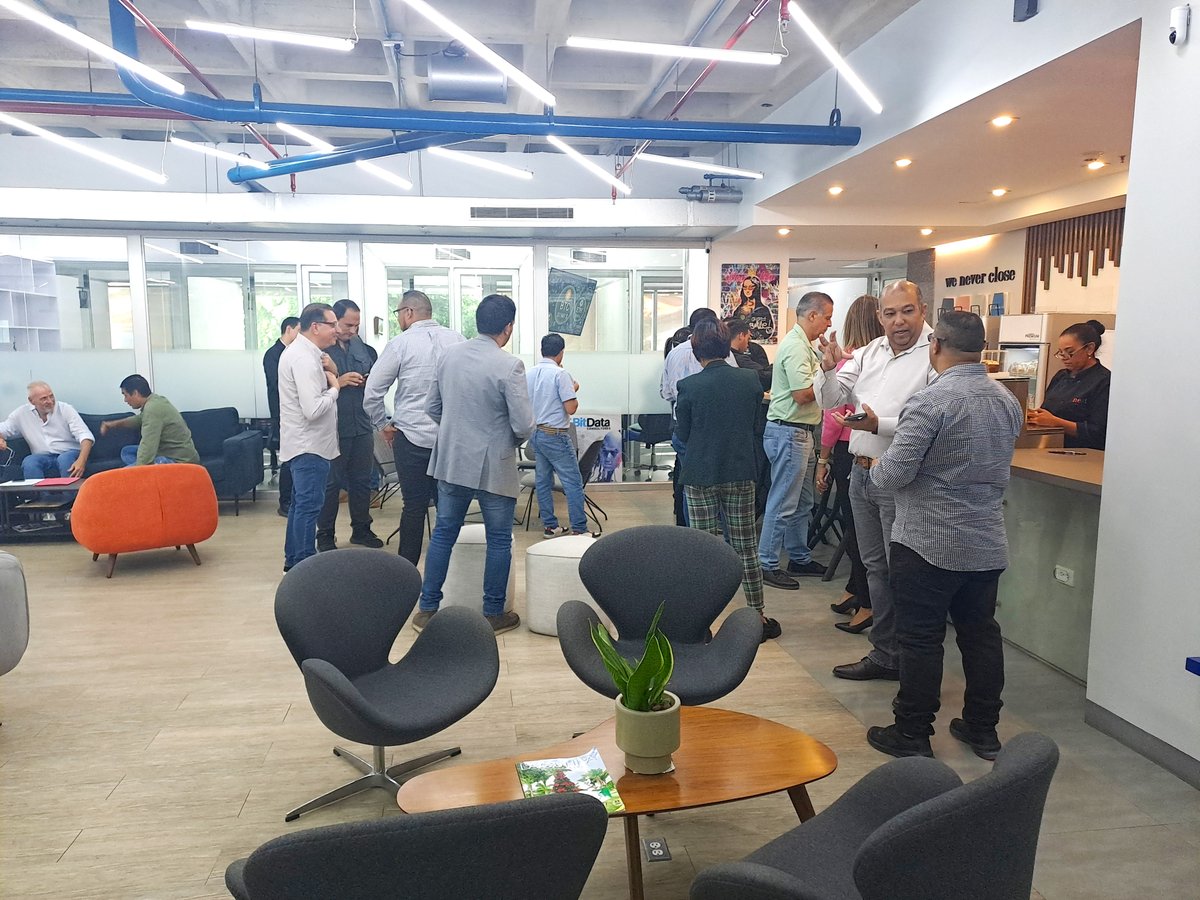 Tarsusventas's tweet photo. El pasado jueves 11 de julio, llevamos a cabo un evento en conjunto con nuestro Partner Kaspersky, donde reunimos a nuestros socios comerciales, para presentar el portafolio de soluciones de Kaspersky enfocado en Kaspersky Next: #Ciberseguridad Redefinida. https://t.co/7xXVNFmEyw https://t.co/G41iSTzUoT