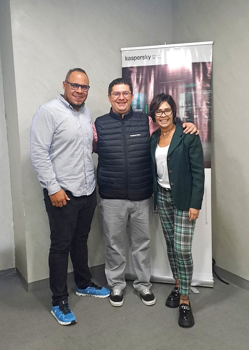 Tarsusventas's tweet photo. El pasado jueves 11 de julio, llevamos a cabo un evento en conjunto con nuestro Partner Kaspersky, donde reunimos a nuestros socios comerciales, para presentar el portafolio de soluciones de Kaspersky enfocado en Kaspersky Next: #Ciberseguridad Redefinida. https://t.co/7xXVNFmEyw https://t.co/G41iSTzUoT