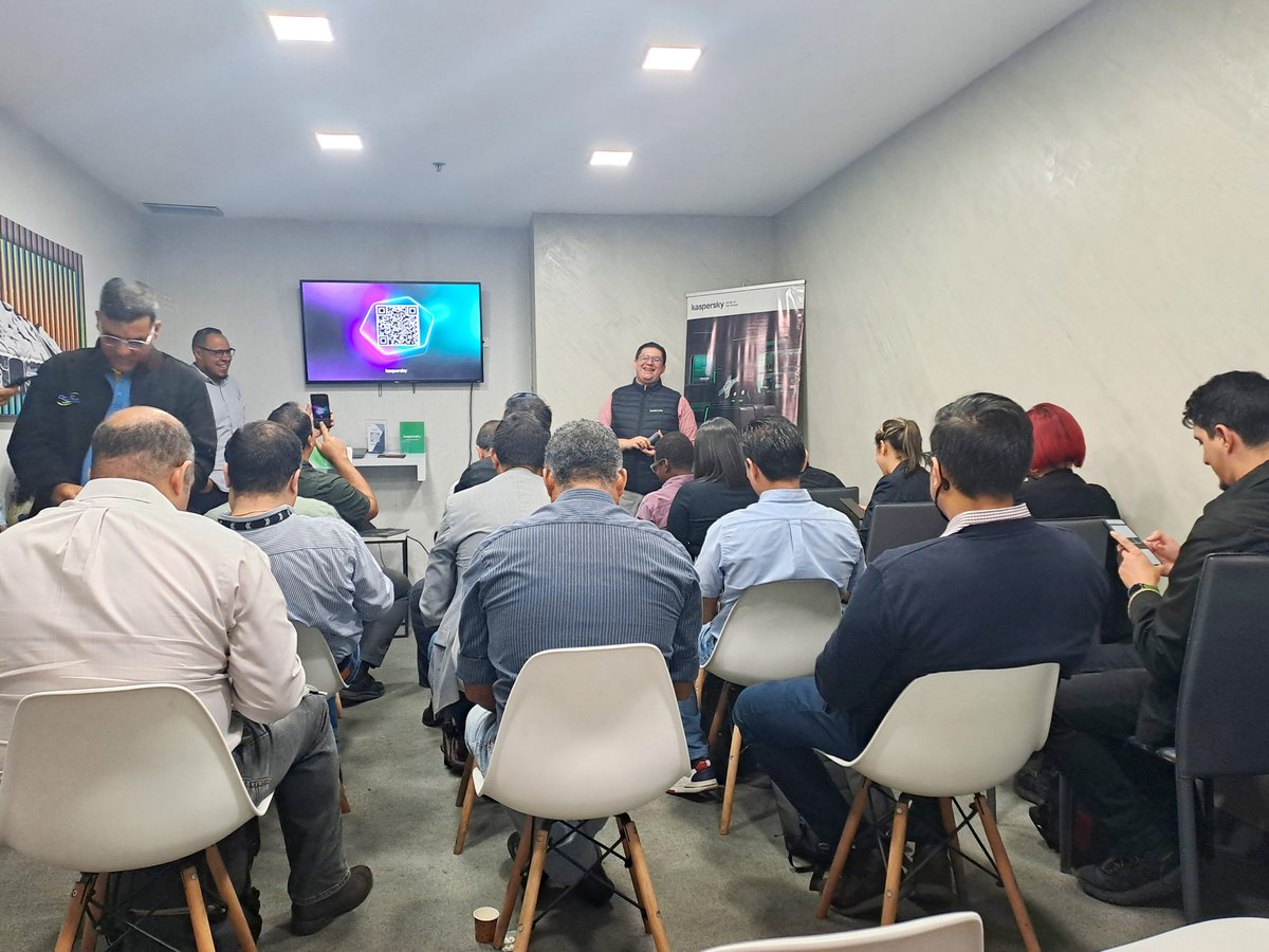 Tarsusventas's tweet photo. El pasado jueves 11 de julio, llevamos a cabo un evento en conjunto con nuestro Partner Kaspersky, donde reunimos a nuestros socios comerciales, para presentar el portafolio de soluciones de Kaspersky enfocado en Kaspersky Next: #Ciberseguridad Redefinida. https://t.co/7xXVNFmEyw https://t.co/G41iSTzUoT