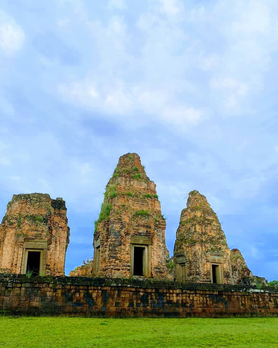 la_lune_66's tweet photo. Prerup Temple 🇰🇭🇰🇭🇰🇭 
#cambodia #khmer #siemreap #prerup #khmerempire #khmerculture #khmercultureheritage #amazing #unique #wonder https://t.co/B7kKYUdxCS