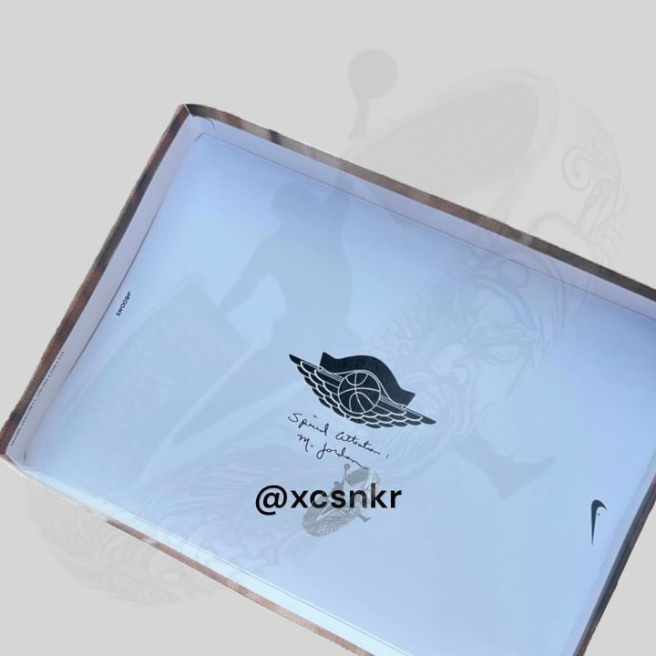 KicksFinder's tweet photo. BOX &amp; PACKAGING: Air Jordan 1 Retro High OG "Black Toe Reimagined" 🥀

🗓️ October 18th, 2024
📝 DZ5485-106 (MENS); FD1437-106 (GS); FD1412-106 (PS); FD1413-106 (TD)
💰 $180; $140; $85; $70 USD
📸 IG: xcsnkr 
💵COP OR 🚮DROP? https://t.co/5F3ju7gddX
