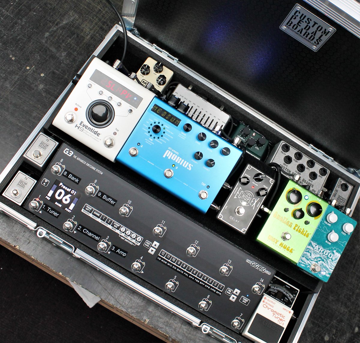CustomPBoards's tweet photo. CPB sml Multi-Switcher, Full Flight, with TheGigRig G3 controller.
https://t.co/FyqjrtAe13
Some great pedals on this one, Love a Strymon mobius, Echoplex and the Mythos Pedals argo! https://t.co/XVhLkUMo4O