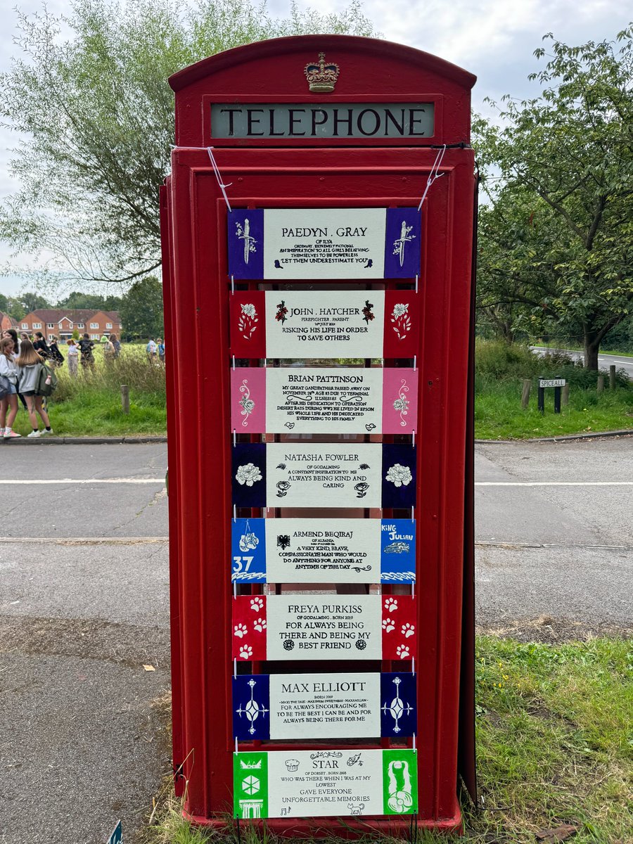 BroadwaterNews's tweet photo. Broadwater School has taken over the Compton Phone Box as part of Challenge Week! As a tribute, students were challenged to create their own heroic plaques to showcase and recognise the people that inspire them. @GreenshawTrust #workhard #bekind #makeadifference #challengeweek https://t.co/AVYiV9bW7L