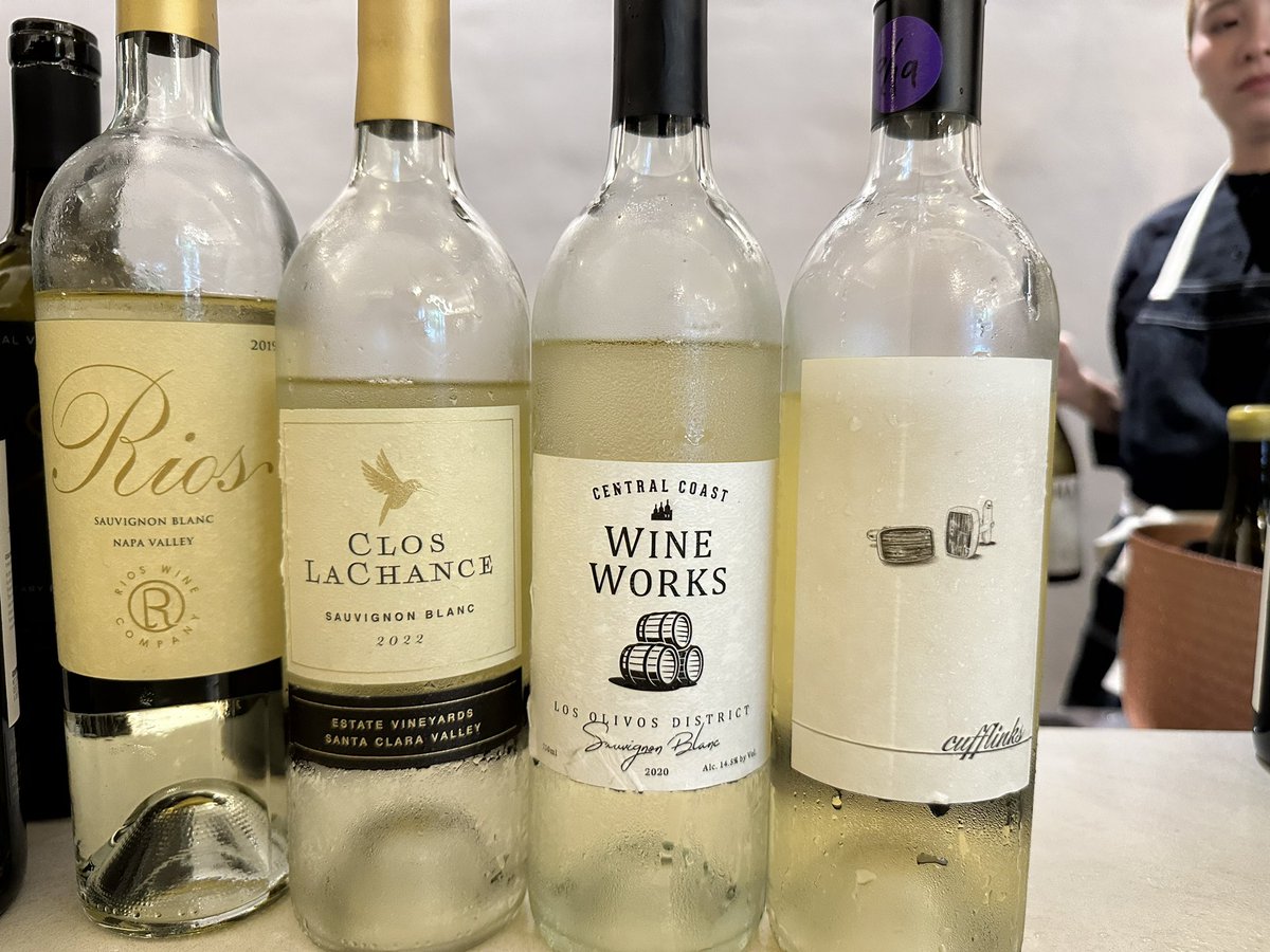 toshiya_ba's tweet photo. カルフォルニアワインの試飲会にお誘いいただきました🍷
感動するほど美味しいワイン多数でした😊
#kokoha https://t.co/bPJv3YePSj