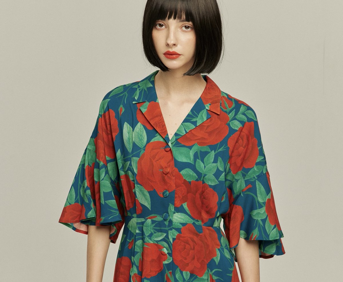 7月20日(土)お昼12時再販開始🌺 《お花畑でお昼寝》Navy/Dress