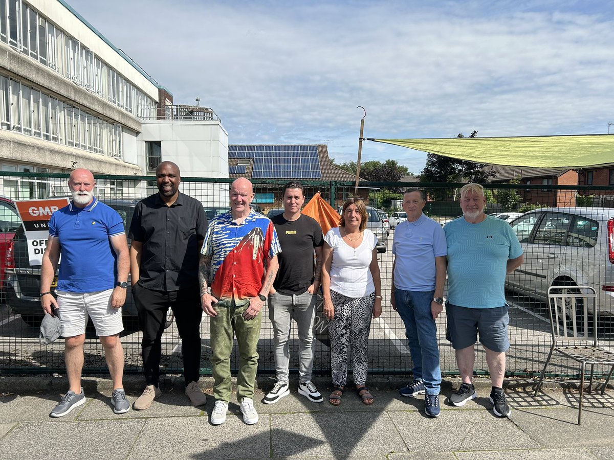 Robbie Marnell (@robbie_mgmb) on Twitter photo Another Day on the Picket Line for our G4S Members at Crosby JCP & DWP Bootle @GMB_union_NWI Support from the public not wavering, and our members staying strong 👊Time for G4S to pay up and give our members the rise they deserve!! <a href="/deniseNWI/">Denise Walker</a> <a href="/iris00excelsior/">Kerry Nash</a> Another Day on the Picket Line for our G4S Members at Crosby JCP & DWP Bootle @GMB_union_NWI Support from the public not wavering, and our members staying strong 👊Time for G4S to pay up and give our members the rise they deserve!! <a href="/deniseNWI/">Denise Walker</a> <a href="/iris00excelsior/">Kerry Nash</a>